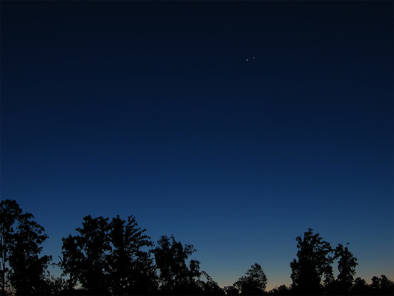 Jupiter_Venus_11052004_present.jpg